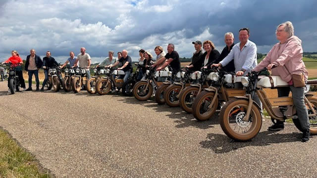 Groepsverhuur van Retro E-bike